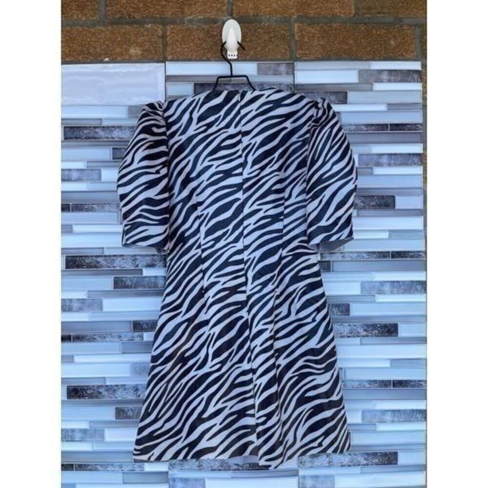 En Saison Zebra Print Mini Dress small - Picture 10 of 12